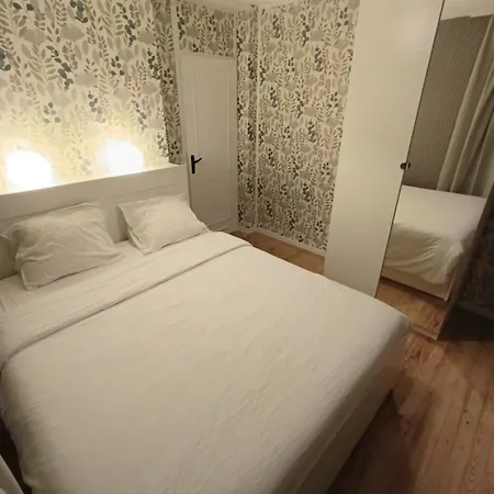 Centre Deluxe Apartment